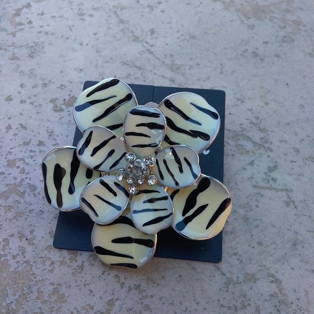 NWT full tilt flower statement ring